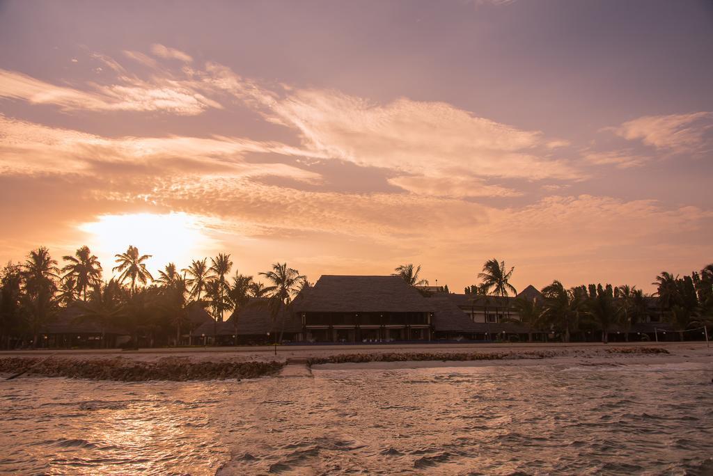 White Sands Hotel Дар-эс-Саламе Экстерьер фото